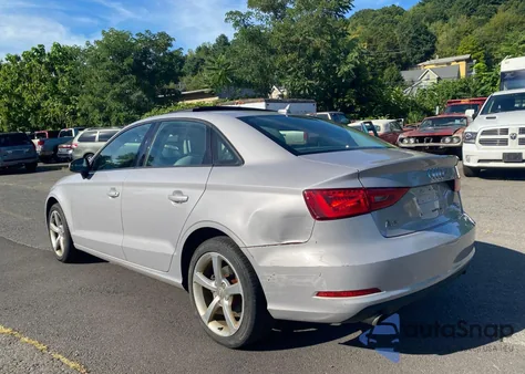 2015 Audi A3 Premium из США, поврежденный, VIN WAUBFGFF0F1018574